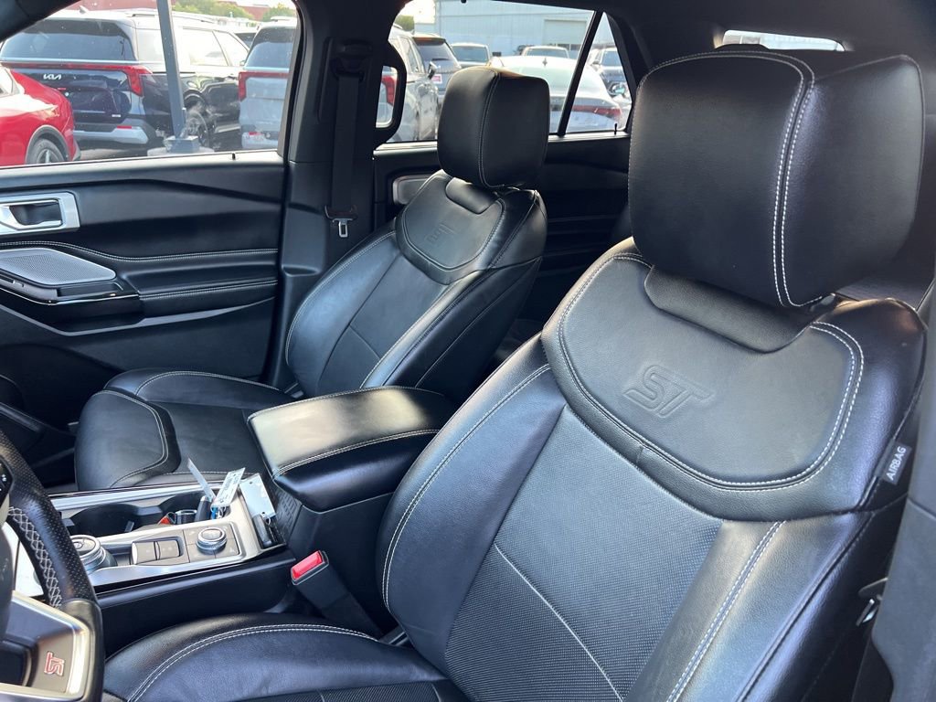2022 Ford Explorer ST photo 10