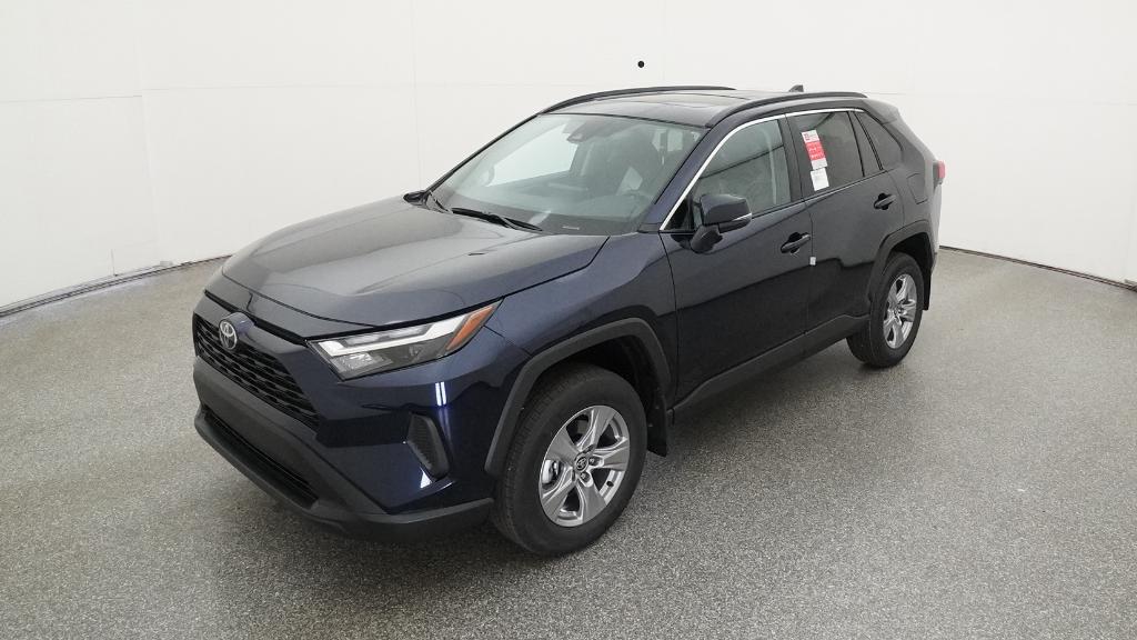 2025 Toyota RAV4 XLE's photo