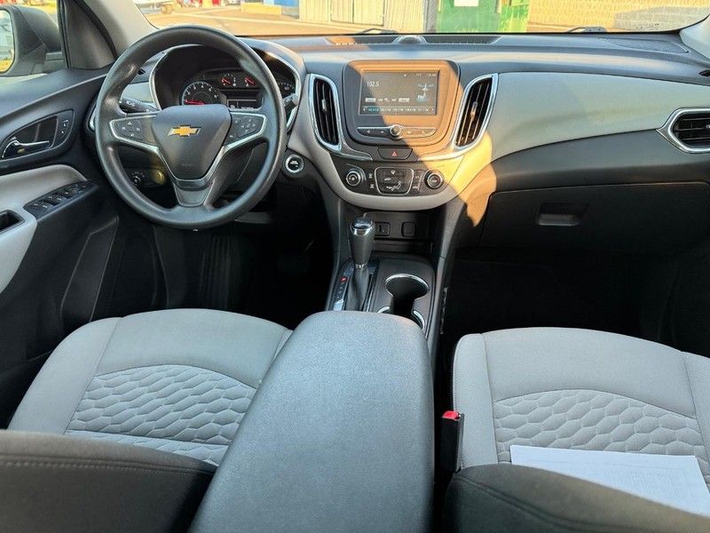2018 Chevrolet Equinox LS photo 11