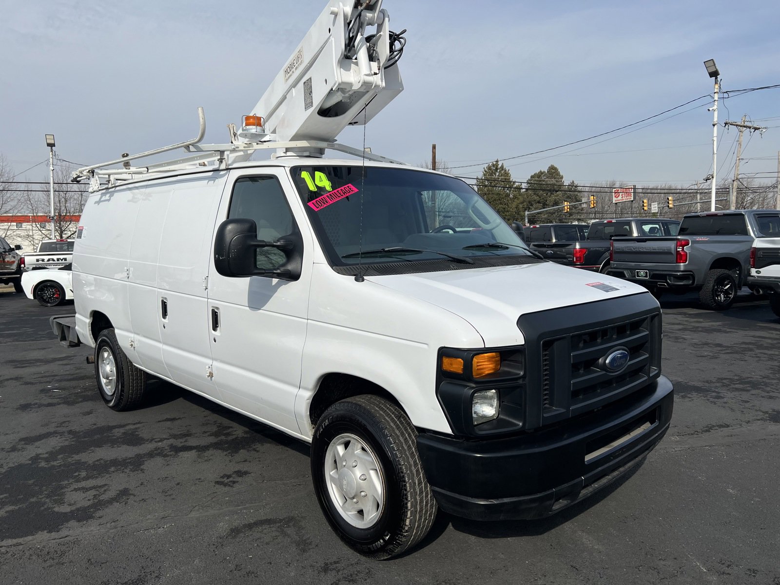 2014 Ford E-350 photo 2