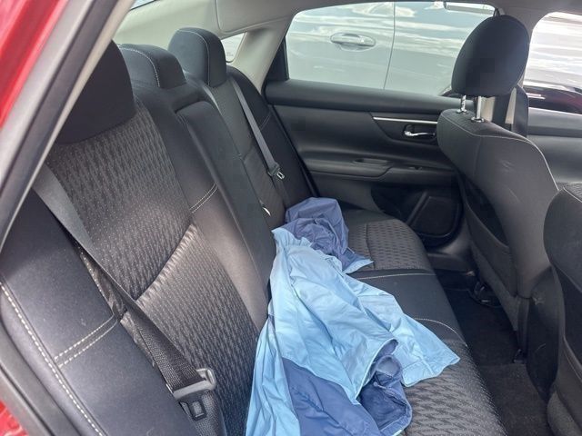 2016 Nissan Altima 2.5 SV photo 17