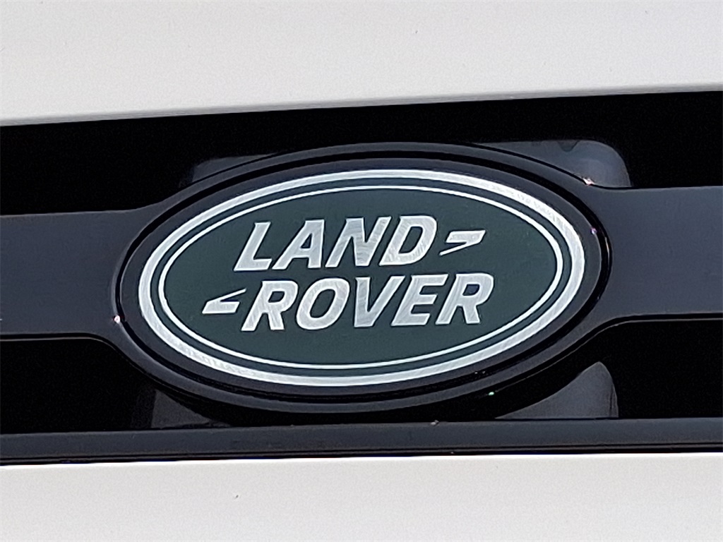 2025 Land Rover Defender 110 S photo 20