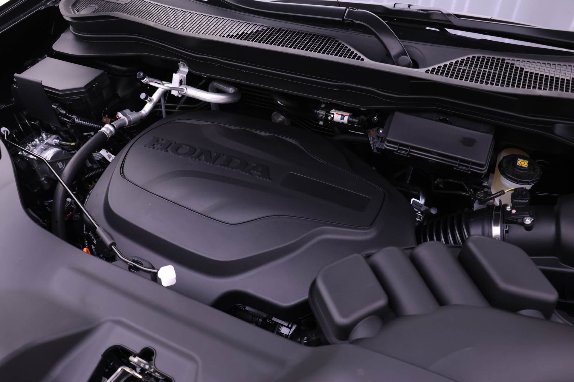 2026 Honda Ridgeline Sport photo 2