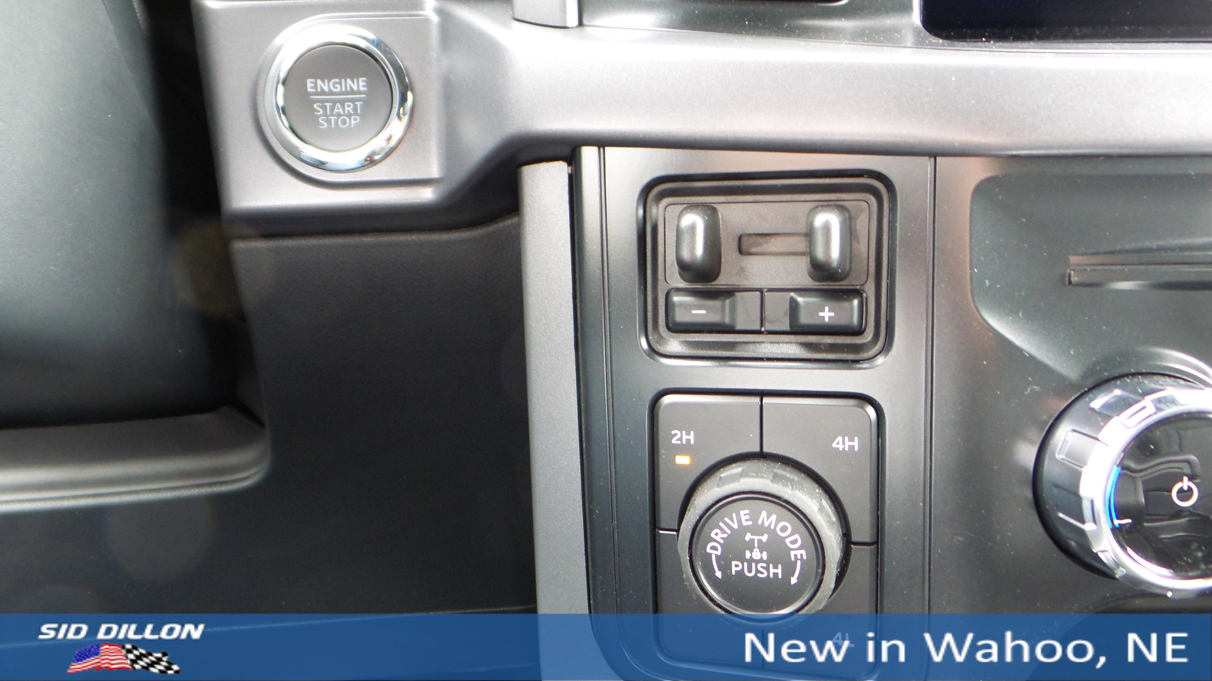 2025 Ford F-150 XLT photo 11