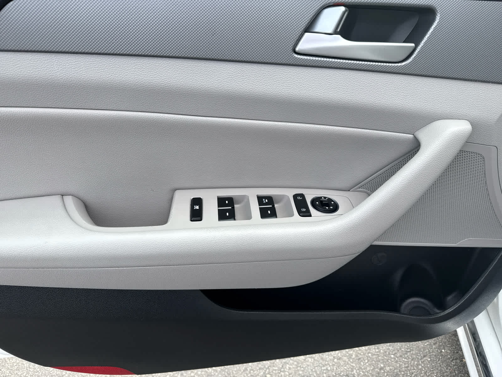 2016 Hyundai Sonata Hybrid SE photo 9