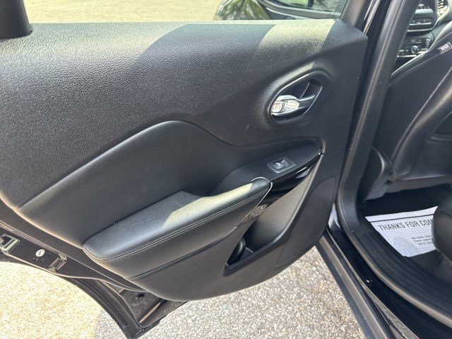 2021 Jeep Cherokee Altitude photo 11