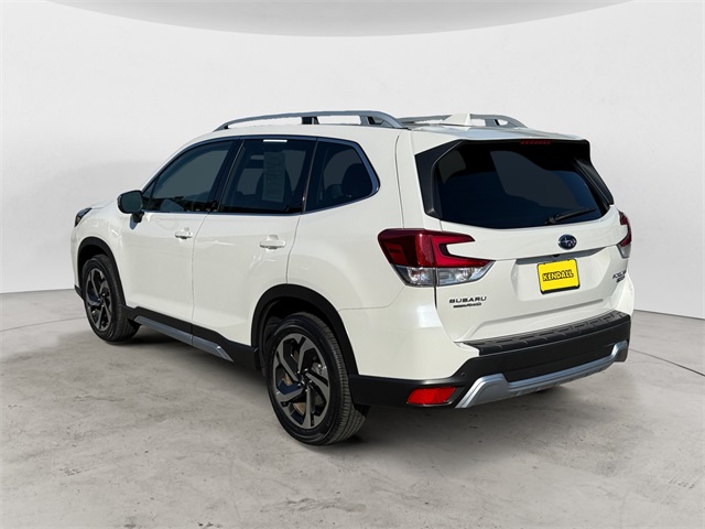 2022 Subaru Forester Touring photo 2