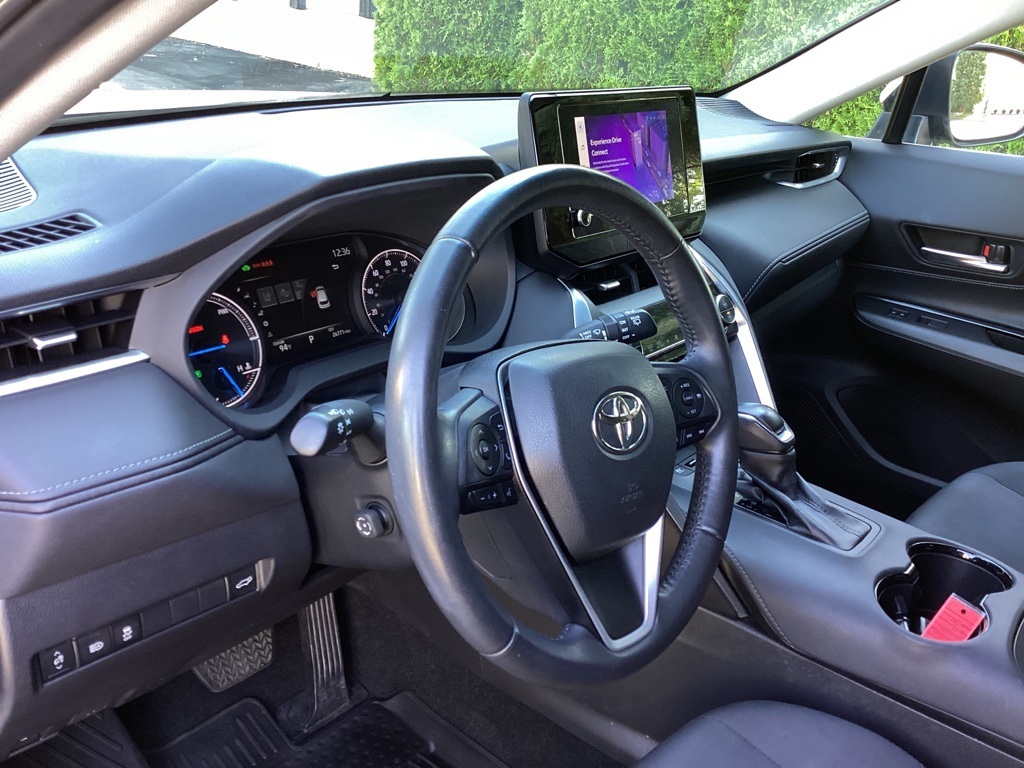 2023 Toyota Venza LE photo 7