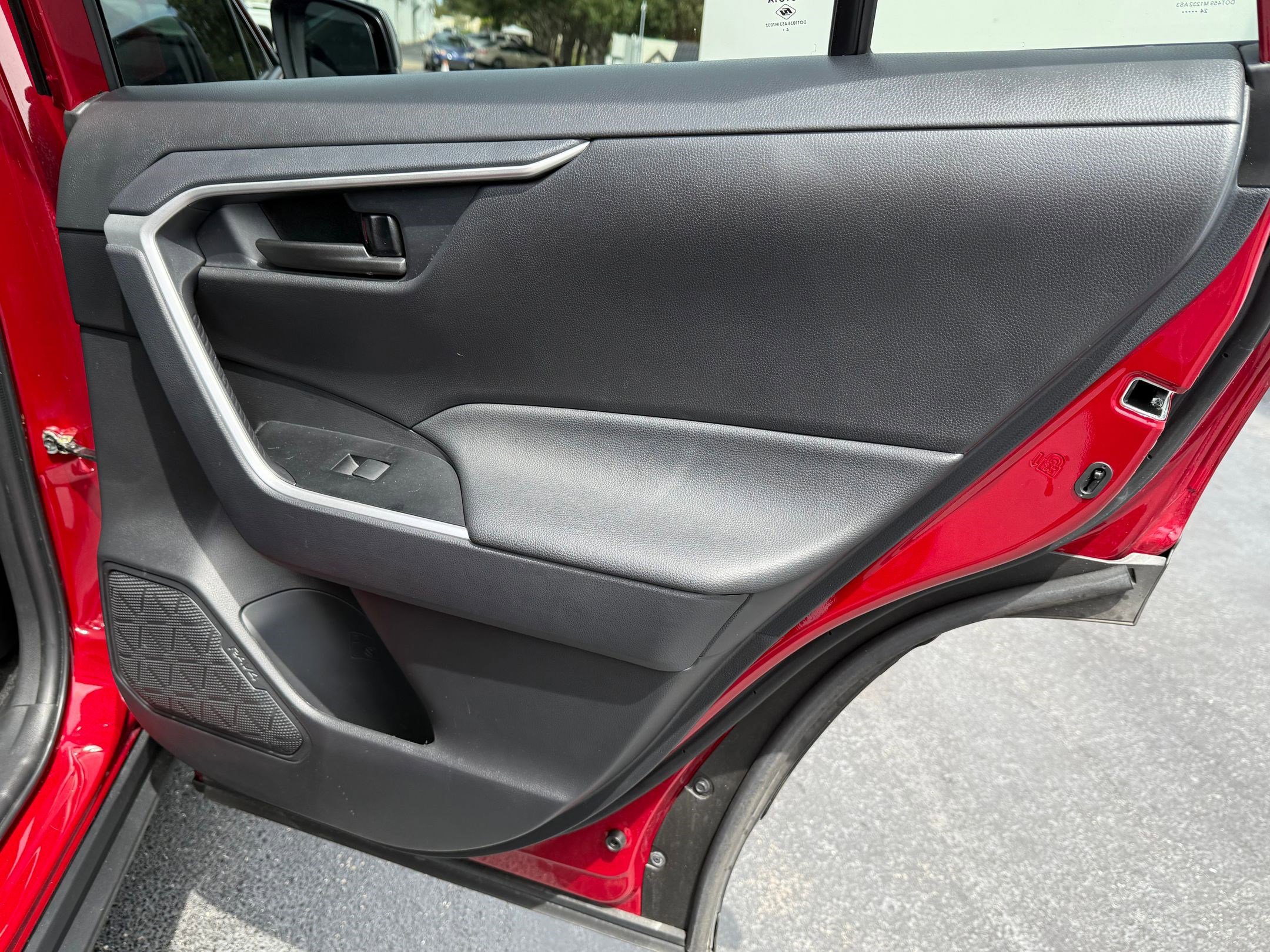 2025 Toyota RAV4 LE photo 18