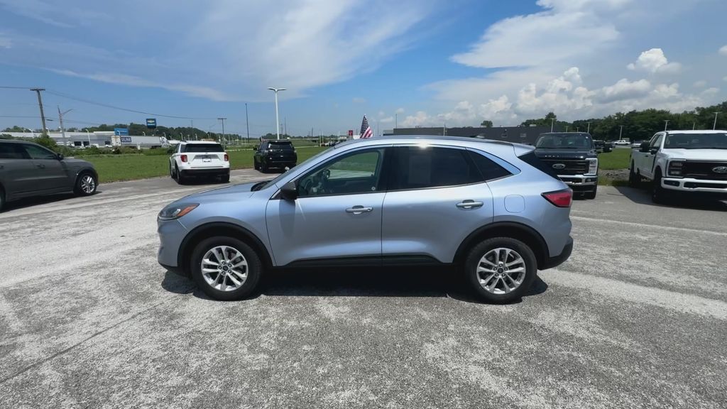 2022 Ford Escape SE photo 5