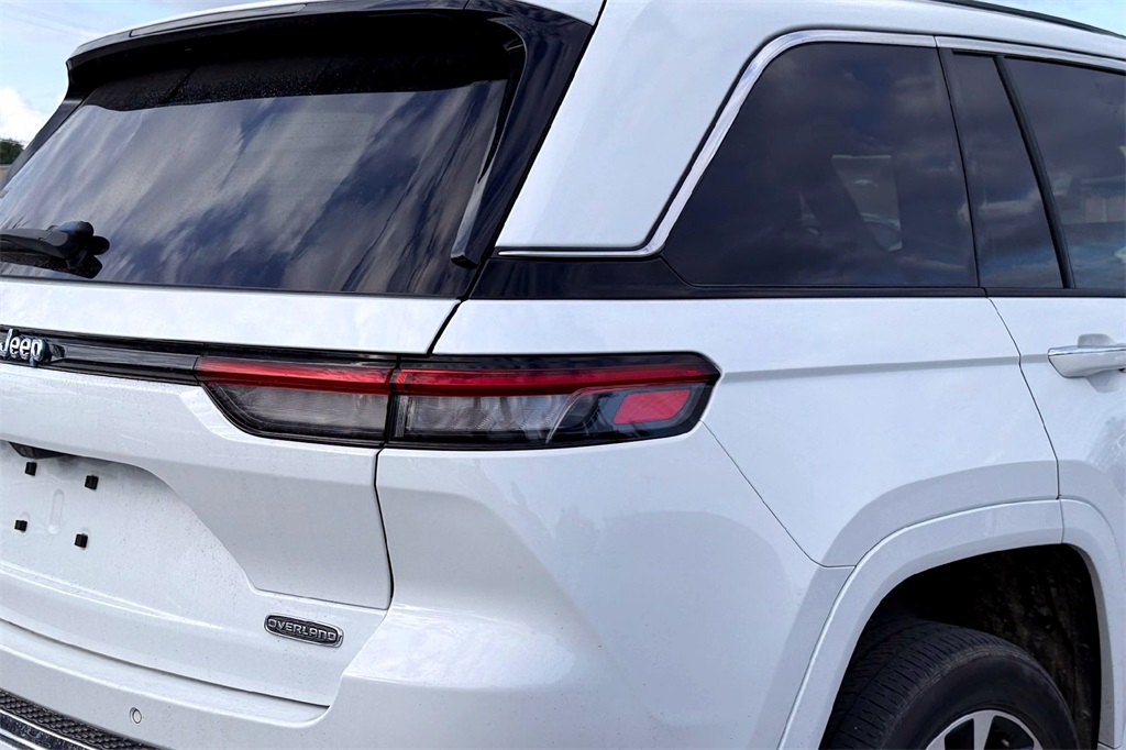2023 Jeep Grand Cherokee Overland 4xe photo 3