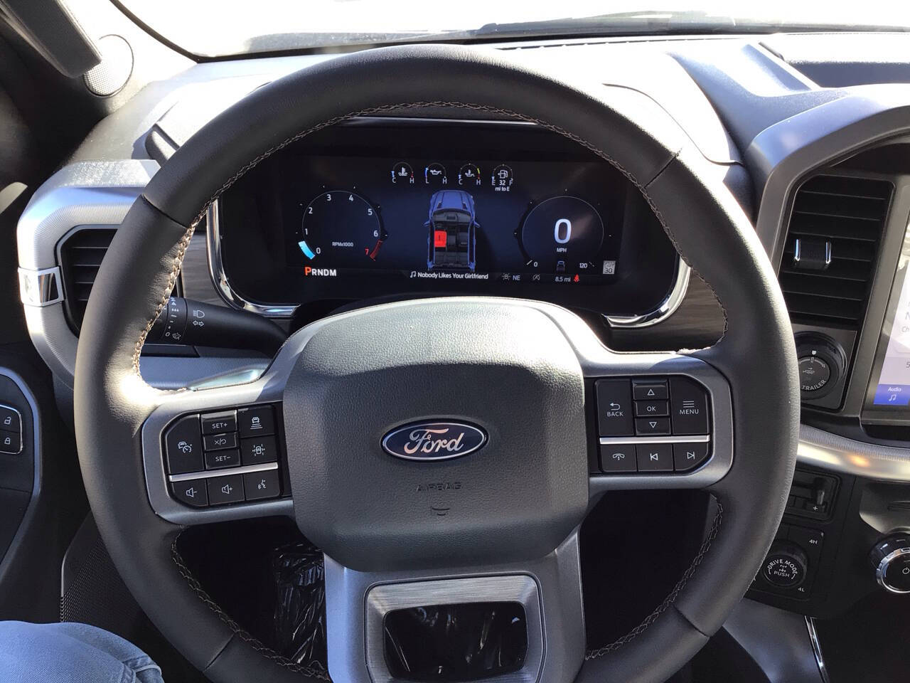 2025 Ford F-150 Lariat photo 12