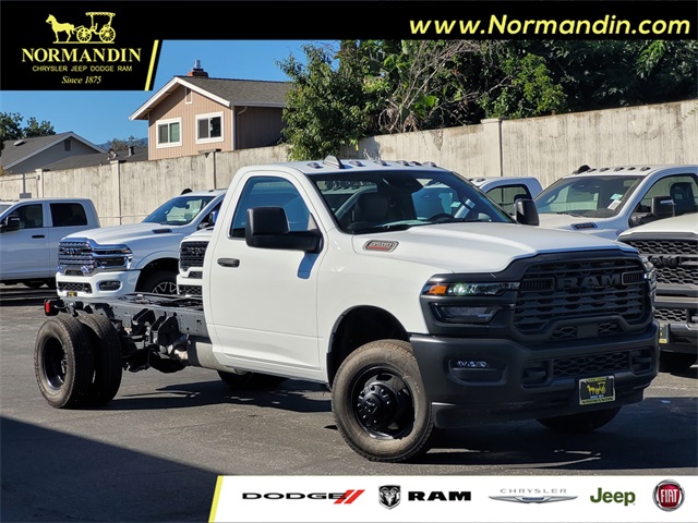 2025 RAM Ram 3500 Chassis Cab Tradesman's photo