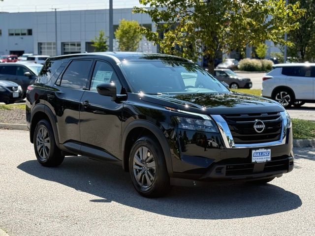 2025 Nissan Pathfinder S photo 2