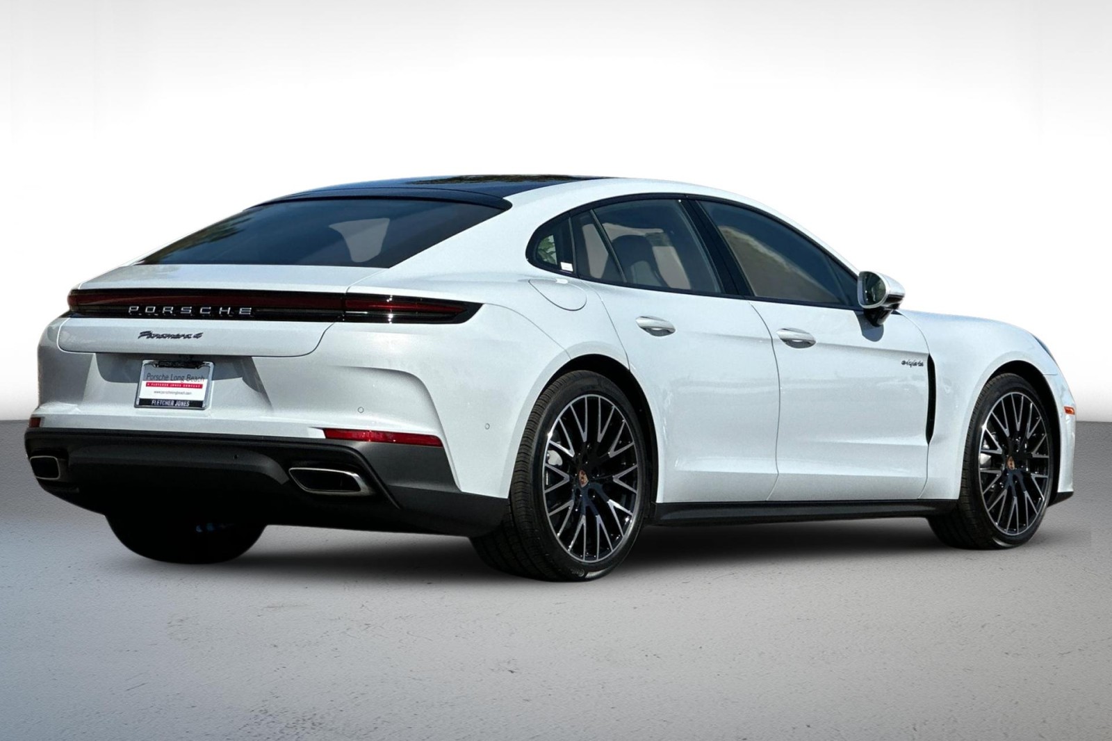 2026 Porsche Panamera 4 E-Hybrid photo 10