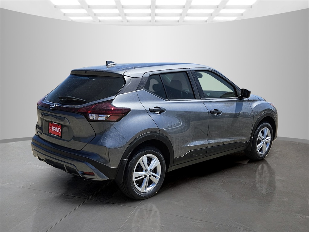 2025 Nissan Kicks Play S photo 5