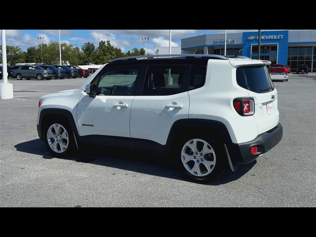 2016 Jeep Renegade Limited photo 4
