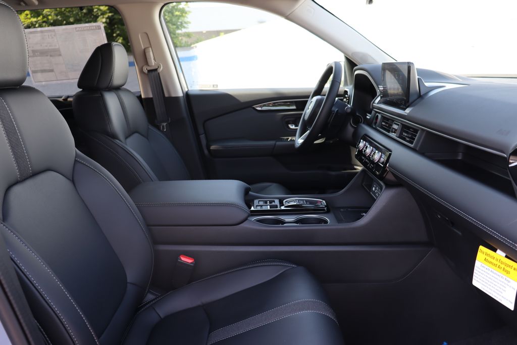 2025 Honda Pilot Touring photo 21