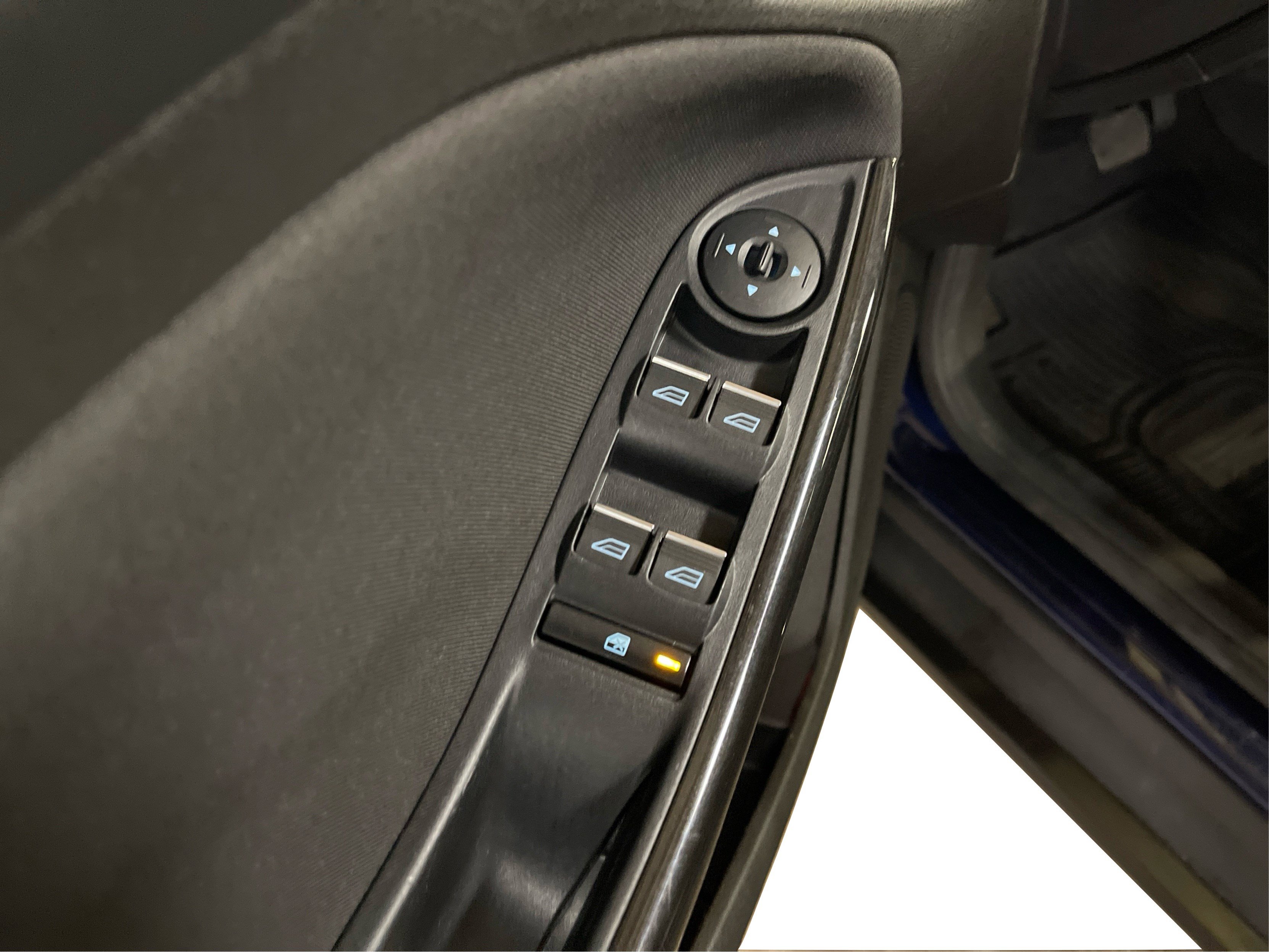 2016 Ford Focus Titanium photo 18