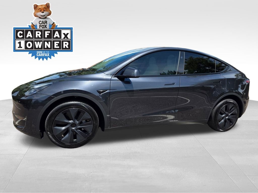 2025 Tesla Model Y Long Range photo 3
