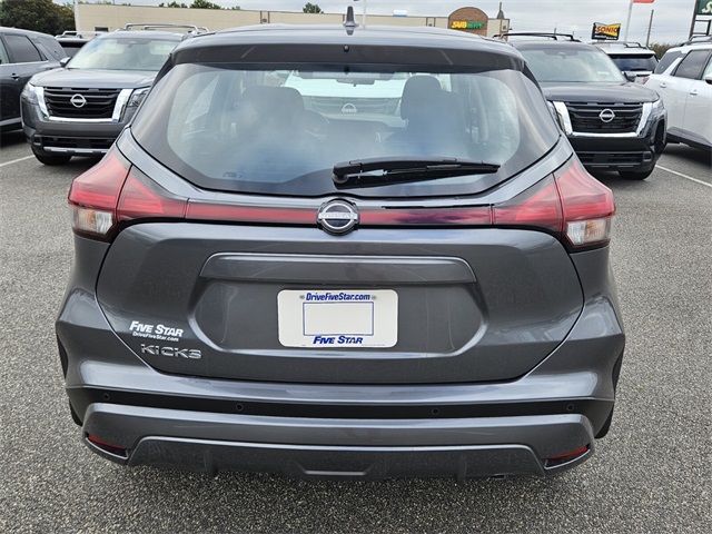 2025 Nissan Kicks Play S photo 9
