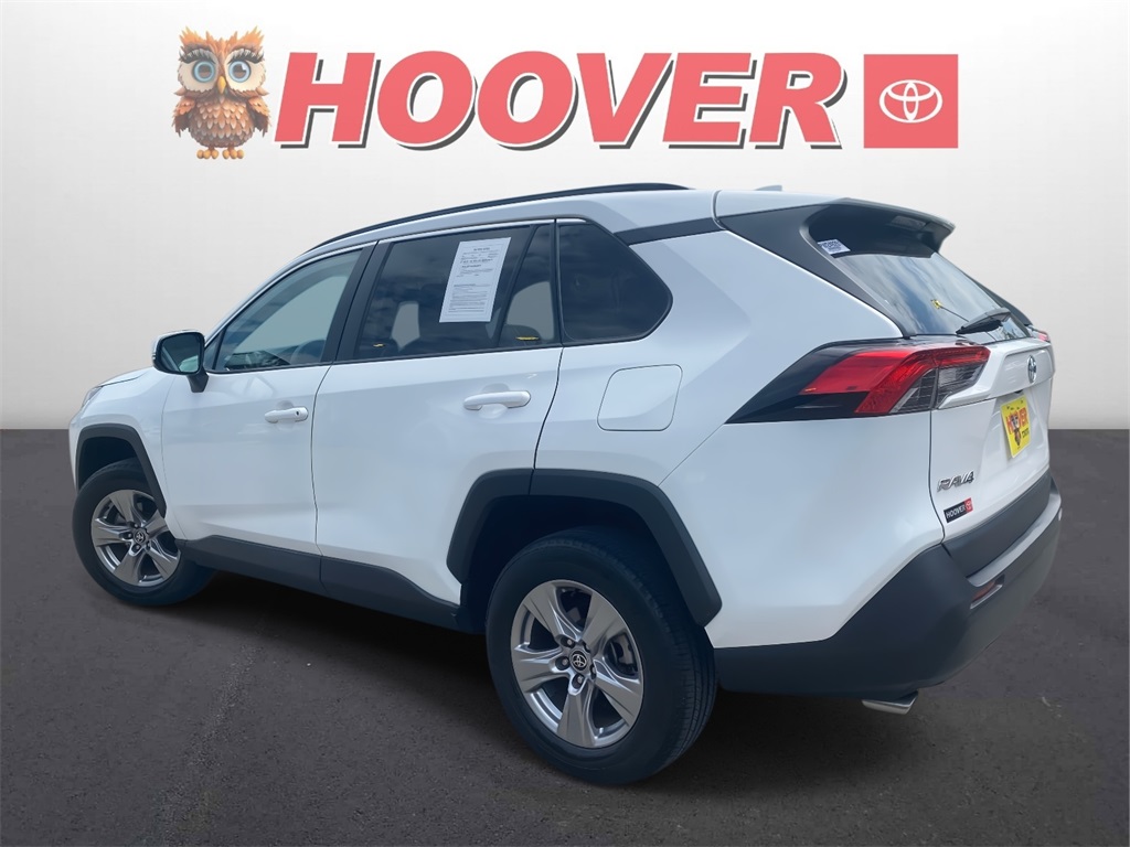 2023 Toyota RAV4 XLE photo 3