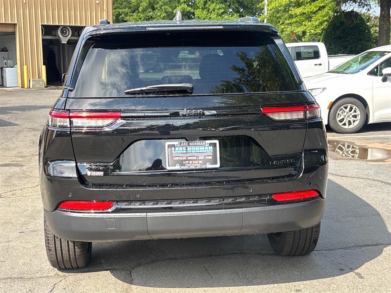 2025 Jeep Grand Cherokee Limited photo 3