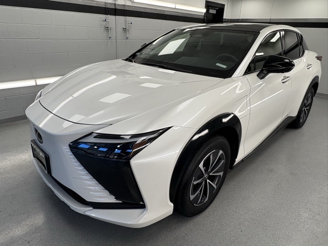 2024 Lexus RZ Premium's photo