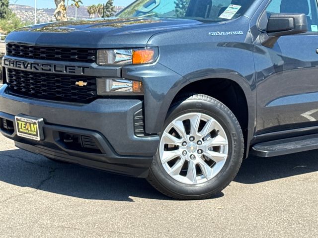 2019 Chevrolet Silverado 1500 Custom photo 3