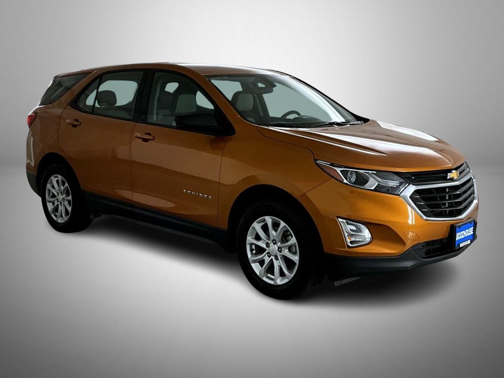 2018 Chevrolet Equinox LS photo 3