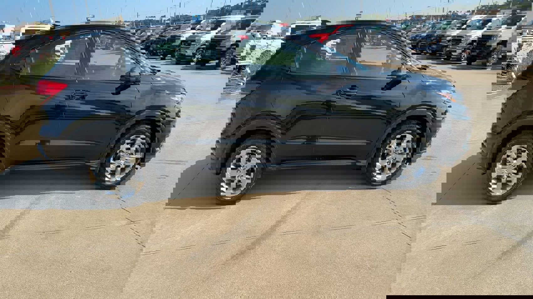 2022 Honda HR-V LX photo 2