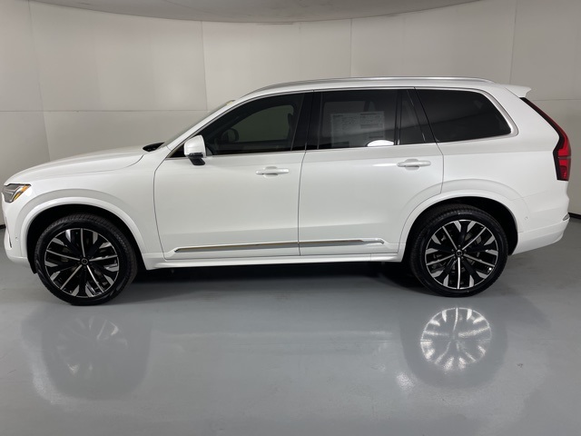 2025 Volvo XC90 B5 AWD Plus photo 5