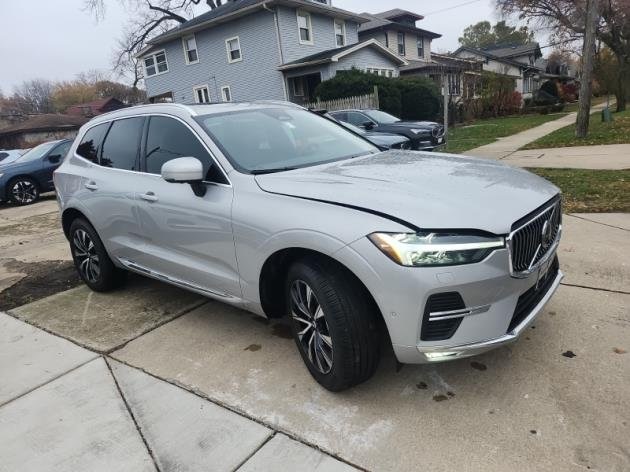 2023 Volvo XC60 B5 Plus photo 4