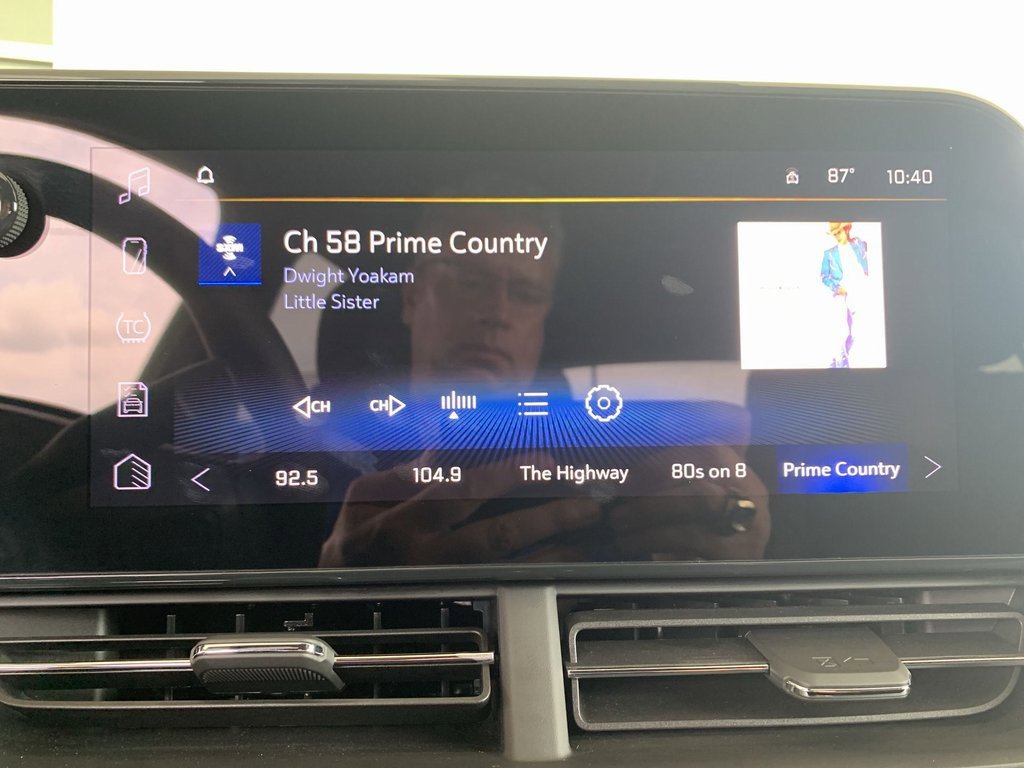 2025 Chevrolet Trax photo 8