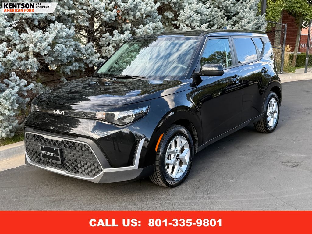 2024 Kia Soul LX photo 2