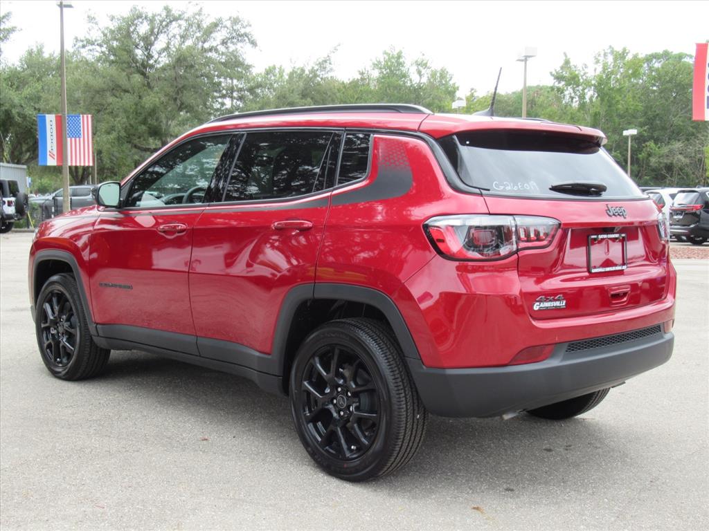 2026 Jeep Compass Latitude Altitude photo 3