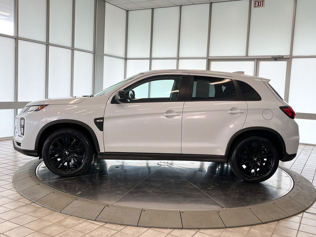 2024 Mitsubishi Outlander Sport LE photo 4