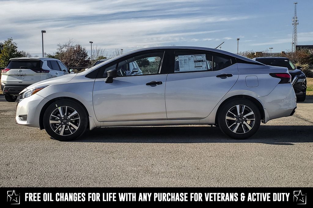 2025 Nissan Versa S photo 4