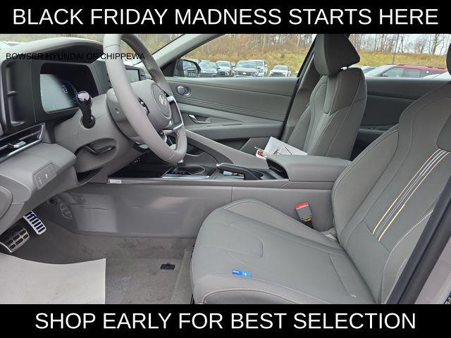 2026 Hyundai Elantra SEL Sport photo 4