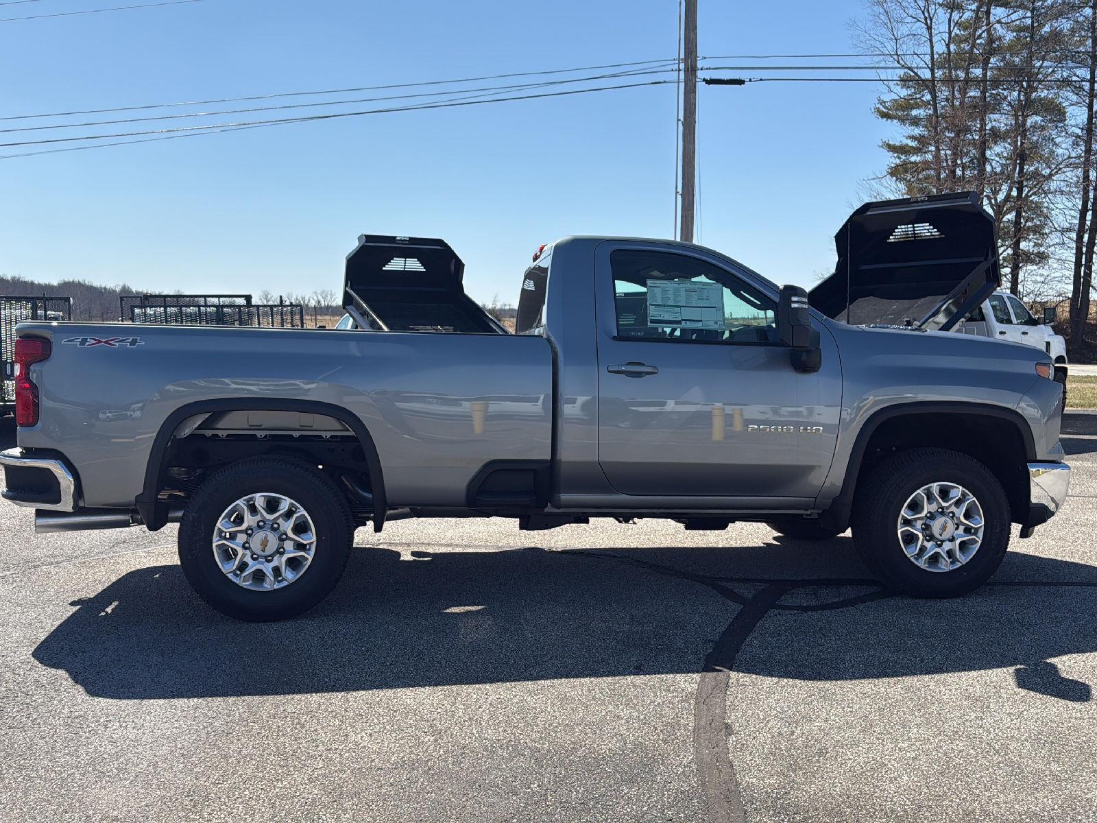 2025 Chevrolet Silverado 2500HD LT photo 4