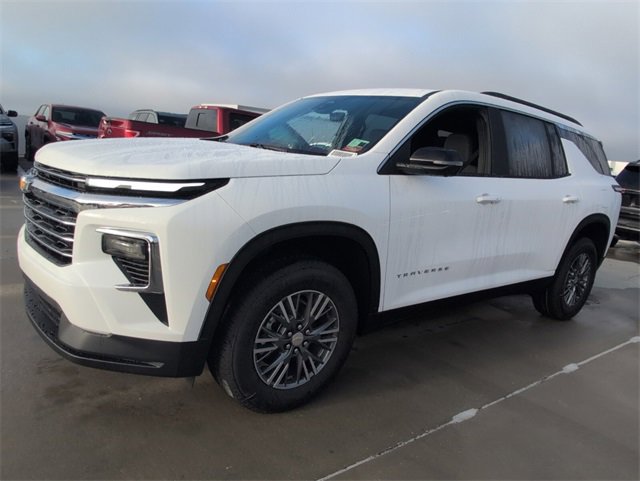 2026 Chevrolet Traverse photo 2