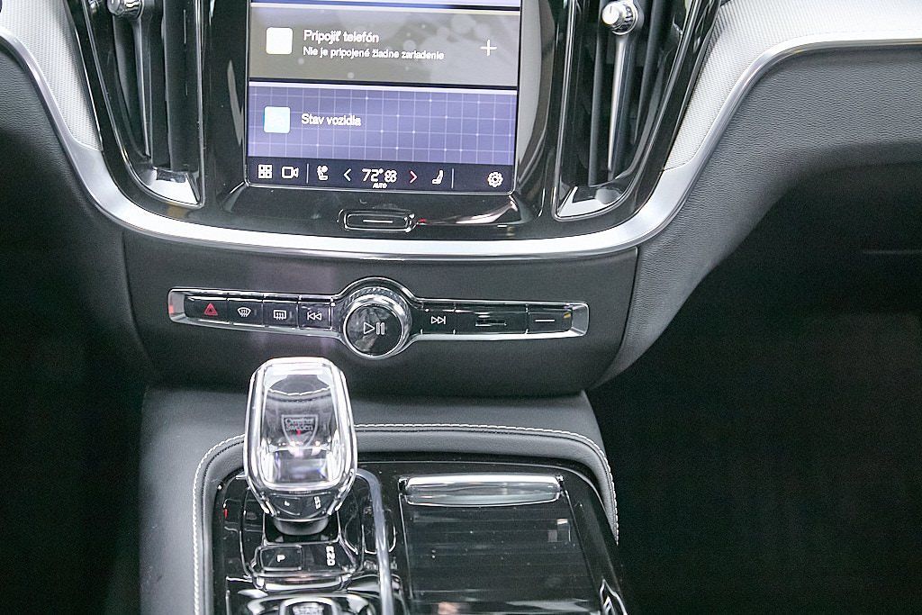 2023 VOLVO S60 - Image 34