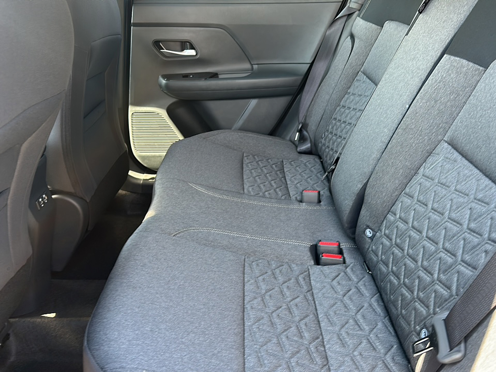 2025 Nissan Kicks SV photo 2