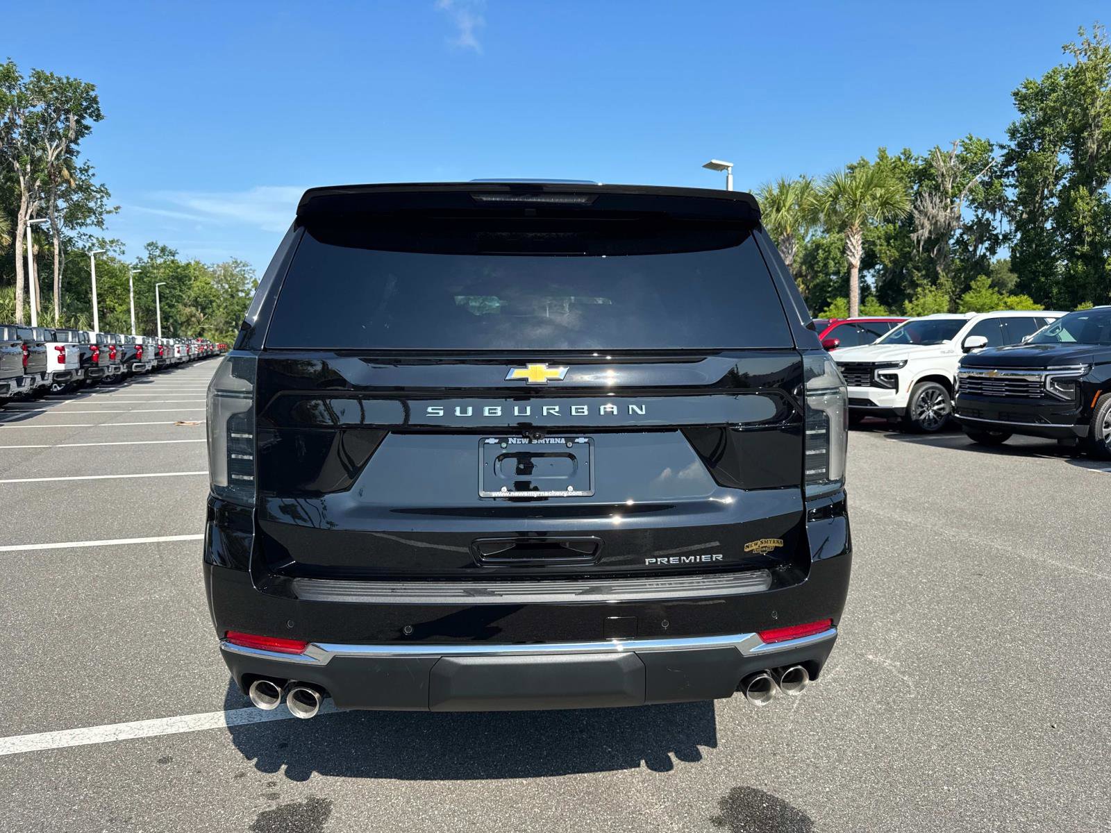 2025 Chevrolet Suburban Premier photo 4