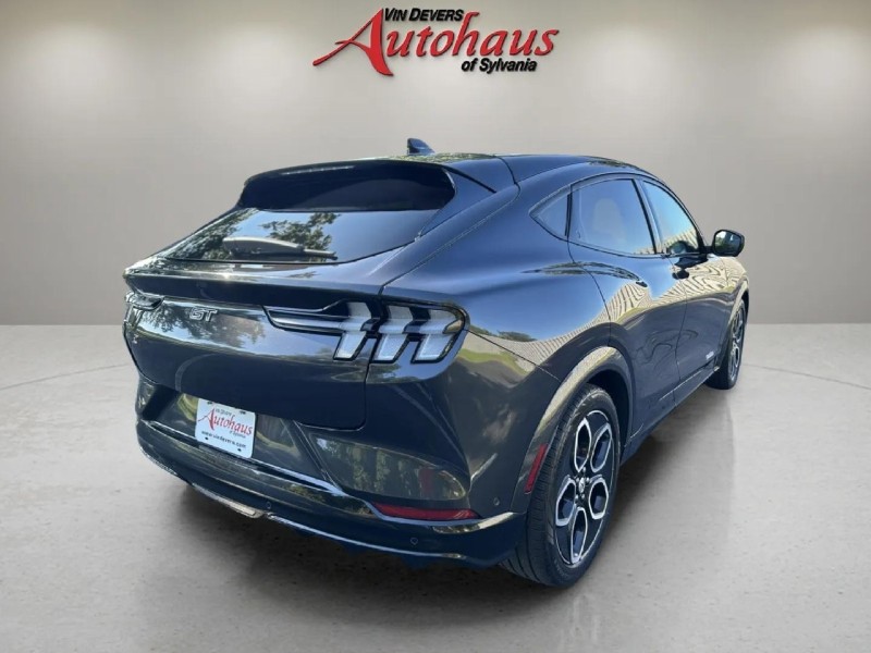 2022 Ford Mustang Mach-E GT photo 7