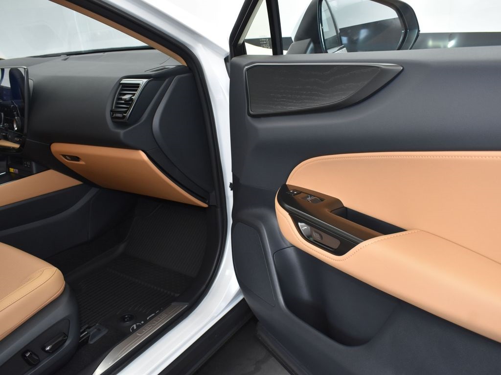 2025 Lexus NX 450h+ Luxury AWD photo 21