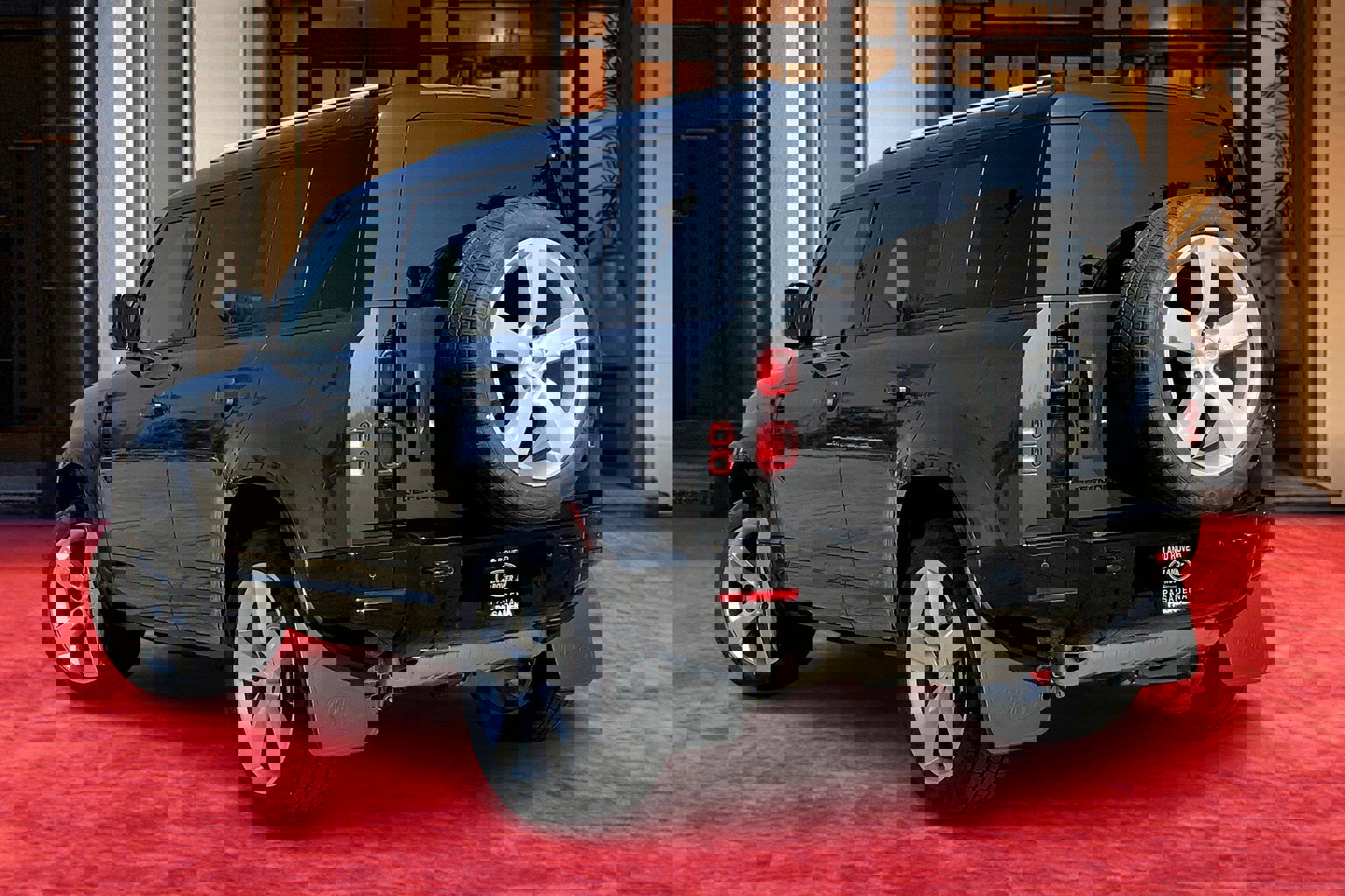 2025 Land Rover Defender 110 X-Dynamic SE photo 3