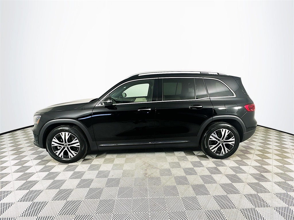 2025 Mercedes Benz GLB 250 photo 4
