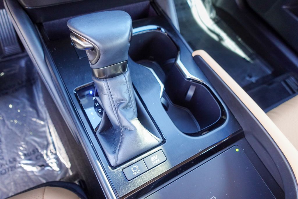 2023 Lexus ES 300h photo 20
