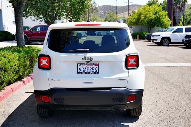 2022 Jeep Renegade Latitude photo 8